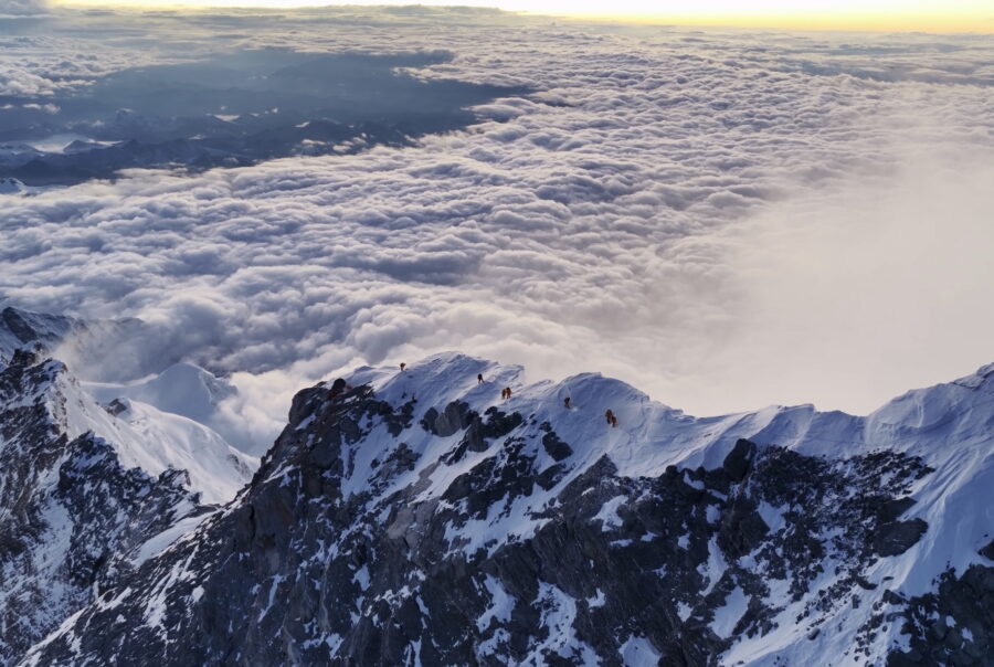 Team Furtenbach Adventures am Everest Nordostgrat