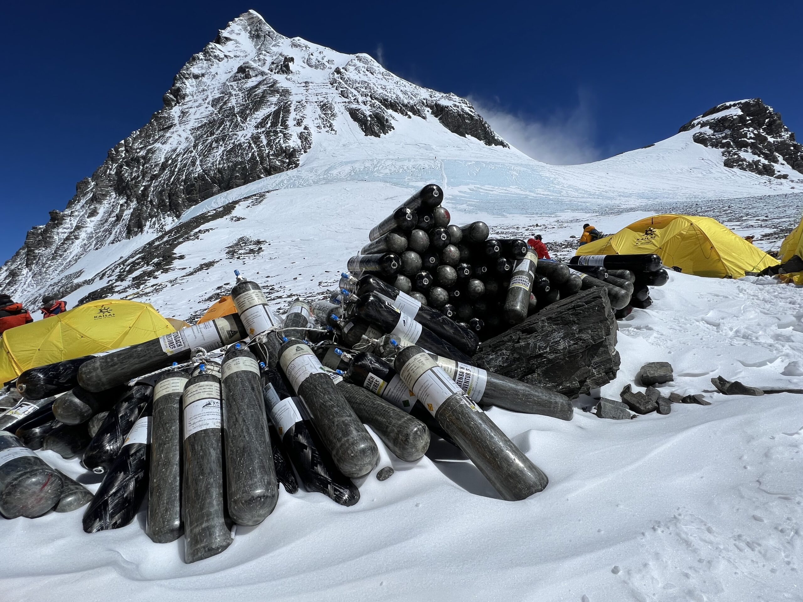 Sauerstoffdepot am Everest Südsattel