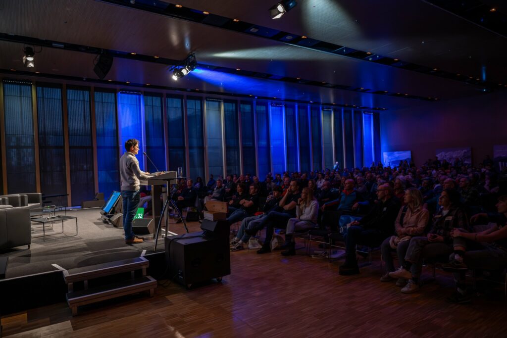 Stephan Birkmaier Alpinforum 2025. Foto: Chris Riefenberg, chrisriefenberg.com Stephan Birkmaier Alpinforum 2025. Foto: Chris Riefenberg, chrisriefenberg.com