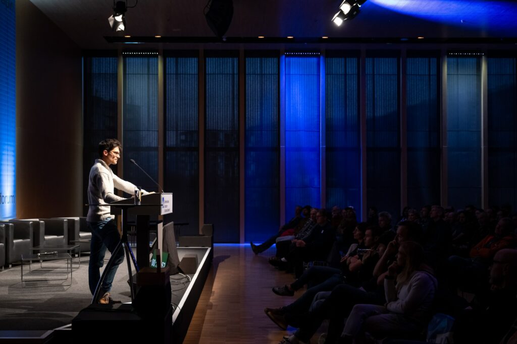 Stephan Birkmaier Alpinforum 2025. Foto: Chris Riefenberg, chrisriefenberg.com Stephan Birkmaier Alpinforum 2025. Foto: Chris Riefenberg, chrisriefenberg.com