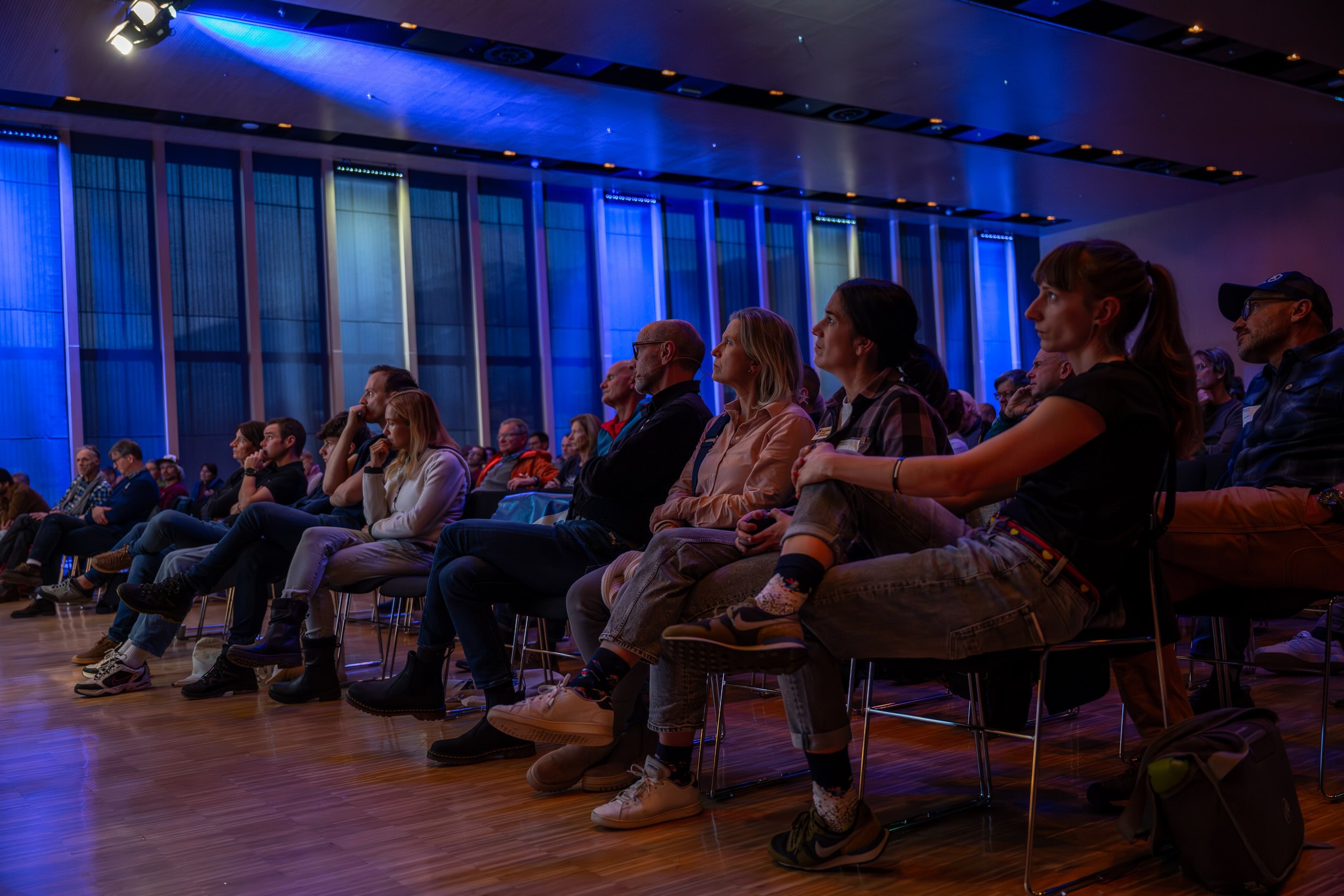 Stephan Birkmaier - Zuhörer-Alpinforum 2025. Foto: Chris Riefenberg, chrisriefenberg.com