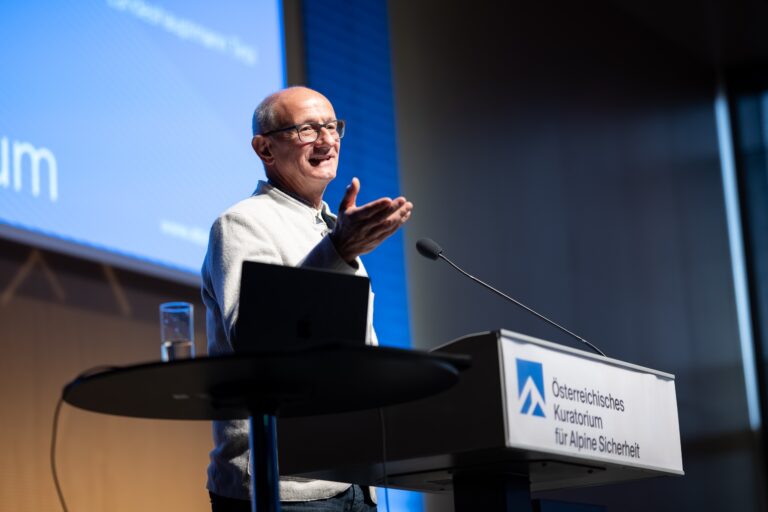 Alpinforum 2025 - Anton Mattle Eröffnungsrede, Foto: chrisriefenberg.co