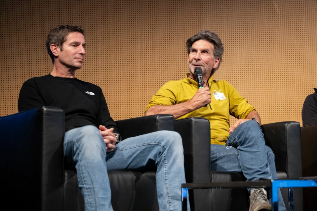 Alpinforum 2025, Podiumsdiskussion Block 1: Lukas Furtenbach und Hanspeter Eisendle. Foto: chrisriefenberg.com Alpinforum 2025, Podiumsdiskussion Block 1: Lukas Furtenbach und Hanspeter Eisendle. Foto: chrisriefenberg.com