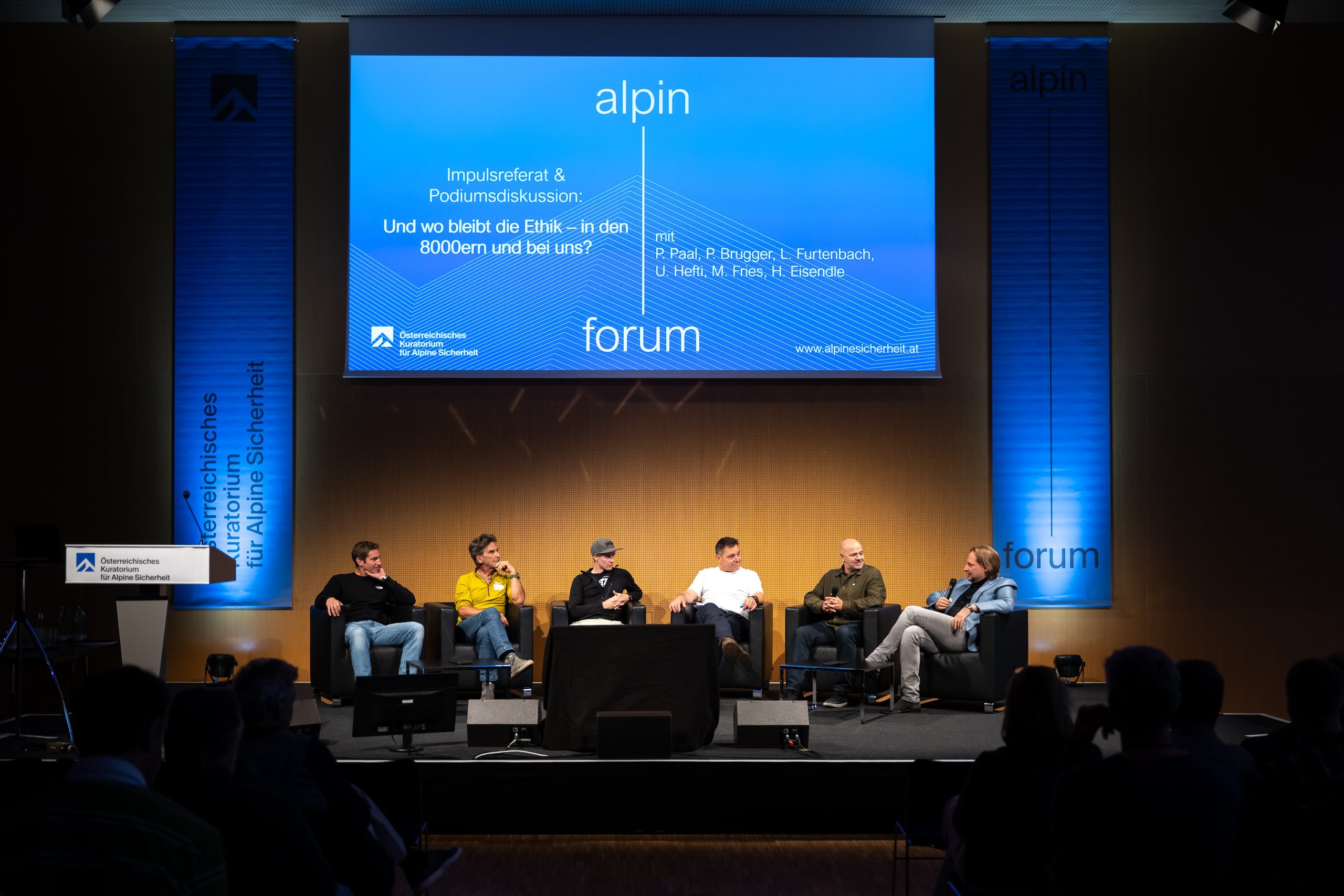 Alpinforum 2025, Podiumsdiskussion Block 1. Foto: chrisriefenberg.com